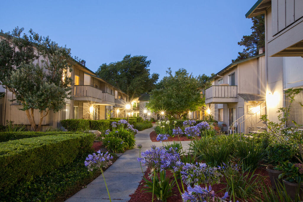 Campbell West Apartments photo 5